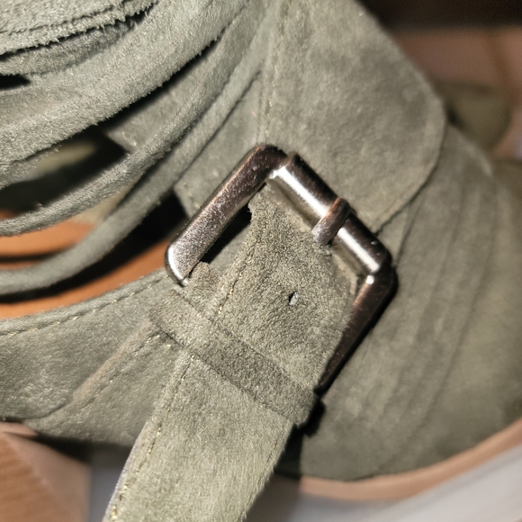 Army green cut-out boots - Picture 2 of 13